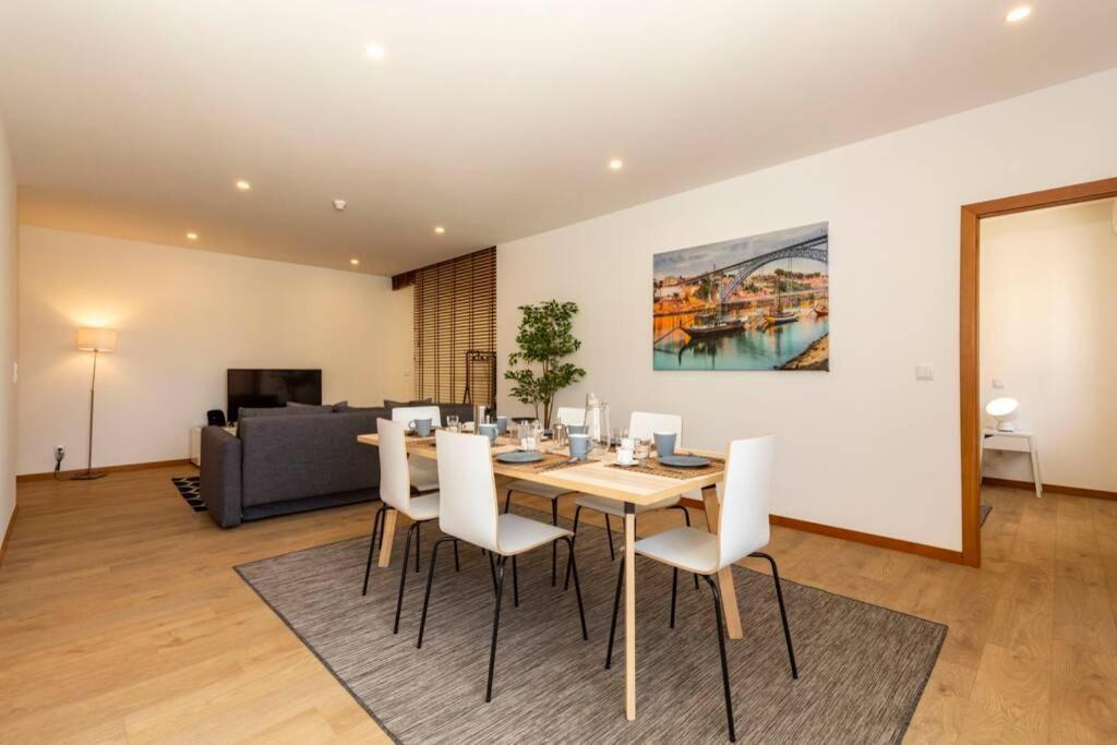 Eiffel Porto Apartment ภายนอก รูปภาพ